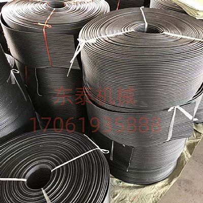 生產(chǎn)銷(xiāo)售導(dǎo)料槽頭部護(hù)罩抑塵擋灰簾|黑色阻燃橡膠簾